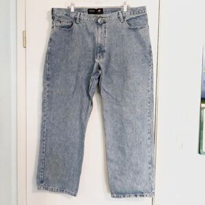 42x30 Izod Men's Light Wash Relaxed Fit Jeans